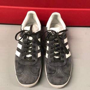 Size 7 Gray Adidas superstar sneakers.